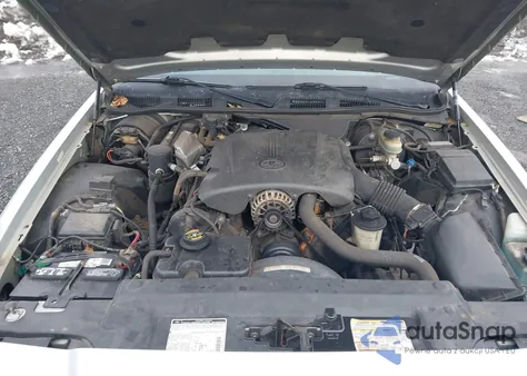 1999 Ford Crown Victoria Lx z USA, uszkodzony, nr VIN 2FAFP74W2XX158435